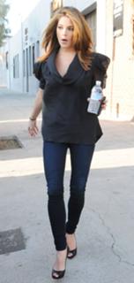 Ashley Greene feet photo thumbnail