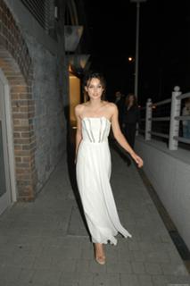 Keira Knightley feet photo thumbnail