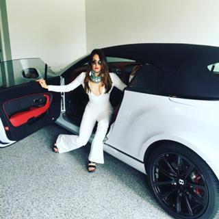 Nikki Garcia feet photo thumbnail