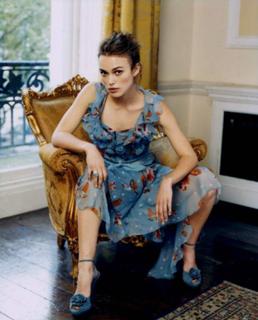 Keira Knightley feet photo thumbnail