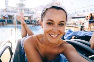 Alexa PenaVega feet photo thumbnail