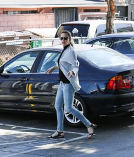 Jennifer Garner feet photo thumbnail