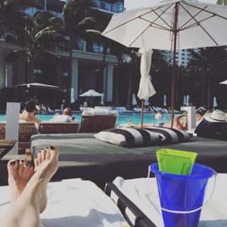 Christina Ricci feet photo thumbnail