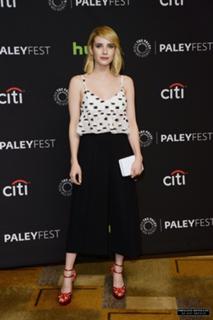 Emma Roberts feet photo thumbnail