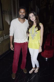 Amy Jackson feet photo thumbnail