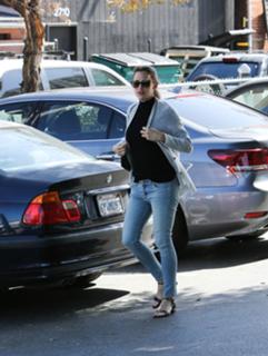 Jennifer Garner feet photo thumbnail