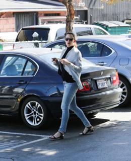 Jennifer Garner feet photo thumbnail