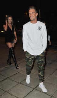 Charlotte Crosby feet photo thumbnail