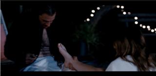 Anna Kendrick feet photo thumbnail