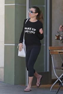 Lea Michele feet photo thumbnail