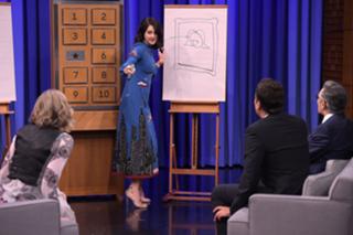 Shailene Woodley feet photo thumbnail