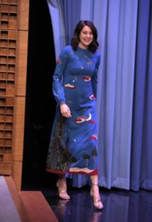 Shailene Woodley feet photo thumbnail