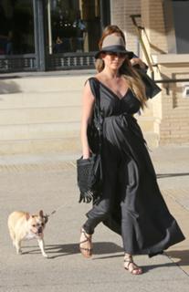 Chrissy Teigen feet photo thumbnail
