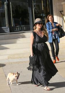 Chrissy Teigen feet photo thumbnail