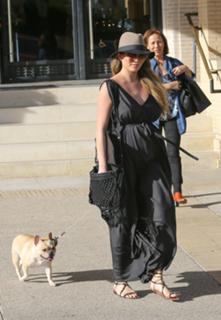 Chrissy Teigen feet photo thumbnail