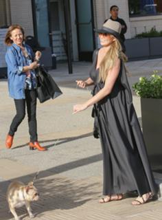 Chrissy Teigen feet photo thumbnail