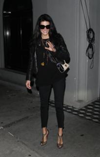 Angie Harmon feet photo thumbnail