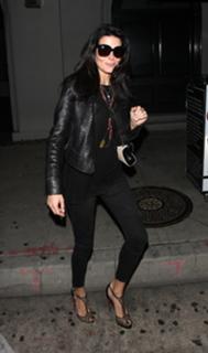 Angie Harmon feet photo thumbnail