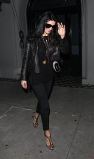 Angie Harmon feet photo thumbnail