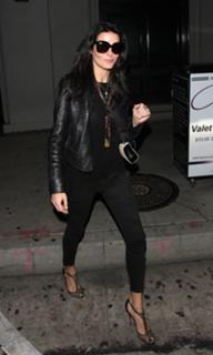 Angie Harmon feet photo thumbnail