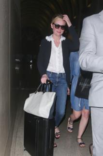 Kirsten Dunst feet photo thumbnail