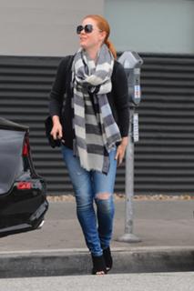 Amy Adams feet photo thumbnail