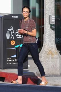Jordana Brewster feet photo thumbnail