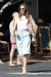 Katharine McPhee feet photo thumbnail