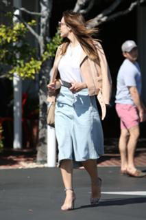 Katharine McPhee feet photo thumbnail