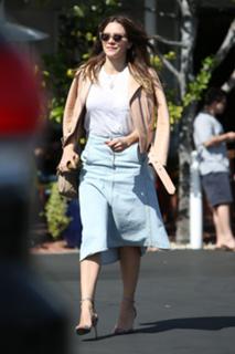 Katharine McPhee feet photo thumbnail