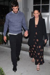 Olivia Munn feet photo thumbnail