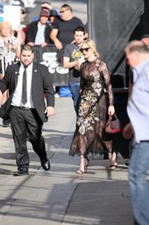 Kirsten Dunst feet photo thumbnail