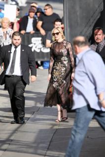 Kirsten Dunst feet photo thumbnail