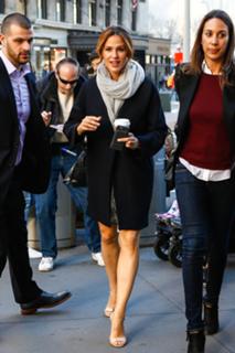 Jennifer Garner feet photo thumbnail