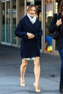 Jennifer Garner feet photo thumbnail