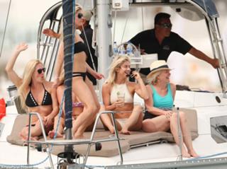 Julianne Hough feet photo thumbnail
