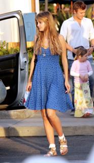 Mischa Barton feet photo thumbnail