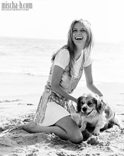 Mischa Barton feet photo thumbnail