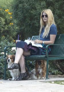Mischa Barton feet photo thumbnail