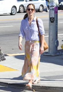 Minka Kelly feet photo thumbnail