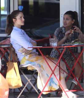 Minka Kelly feet photo thumbnail