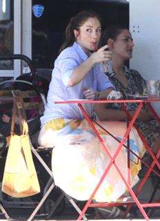 Minka Kelly feet photo thumbnail