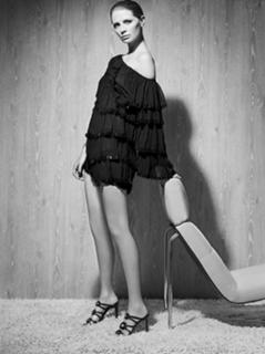 Mischa Barton feet photo thumbnail