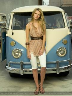 Mischa Barton feet photo thumbnail