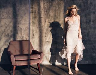 Naomi Watts feet photo thumbnail