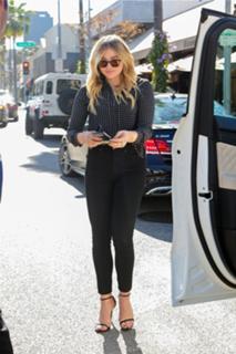 Chloë Grace Moretz feet photo thumbnail