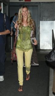 Joss Stone feet photo thumbnail