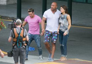 Alexandra Daddario feet photo thumbnail