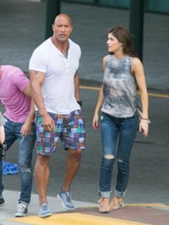 Alexandra Daddario feet photo thumbnail