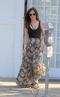 Minka Kelly feet photo thumbnail